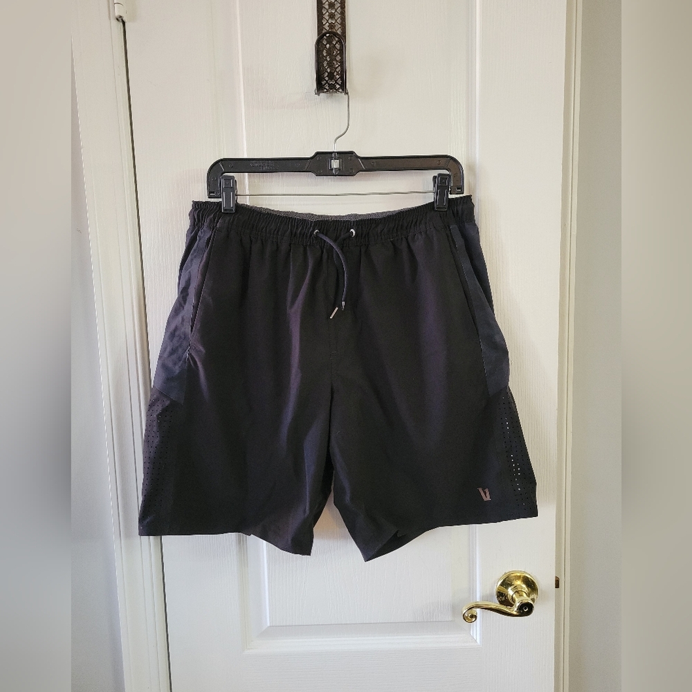 Vuori Men's Lined Trail Shorts Black and Camo Size Large